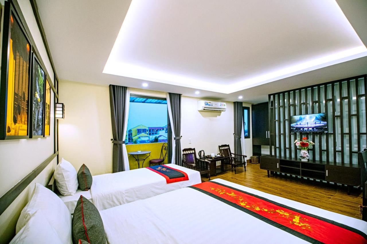 Отель Riverland - Center 3*